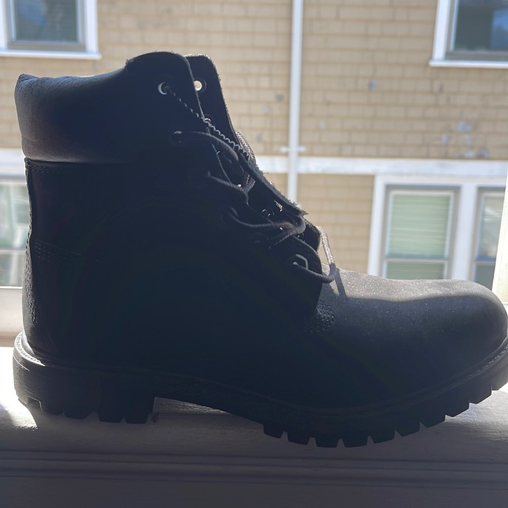 Black high top timberlands